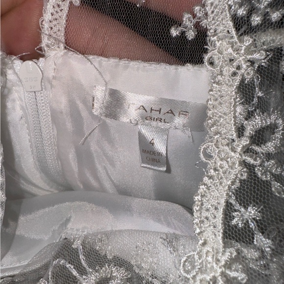 Tahari Girls Flower Girl/Baptisim Dress Girls Sz 4 - Picture 6 of 7